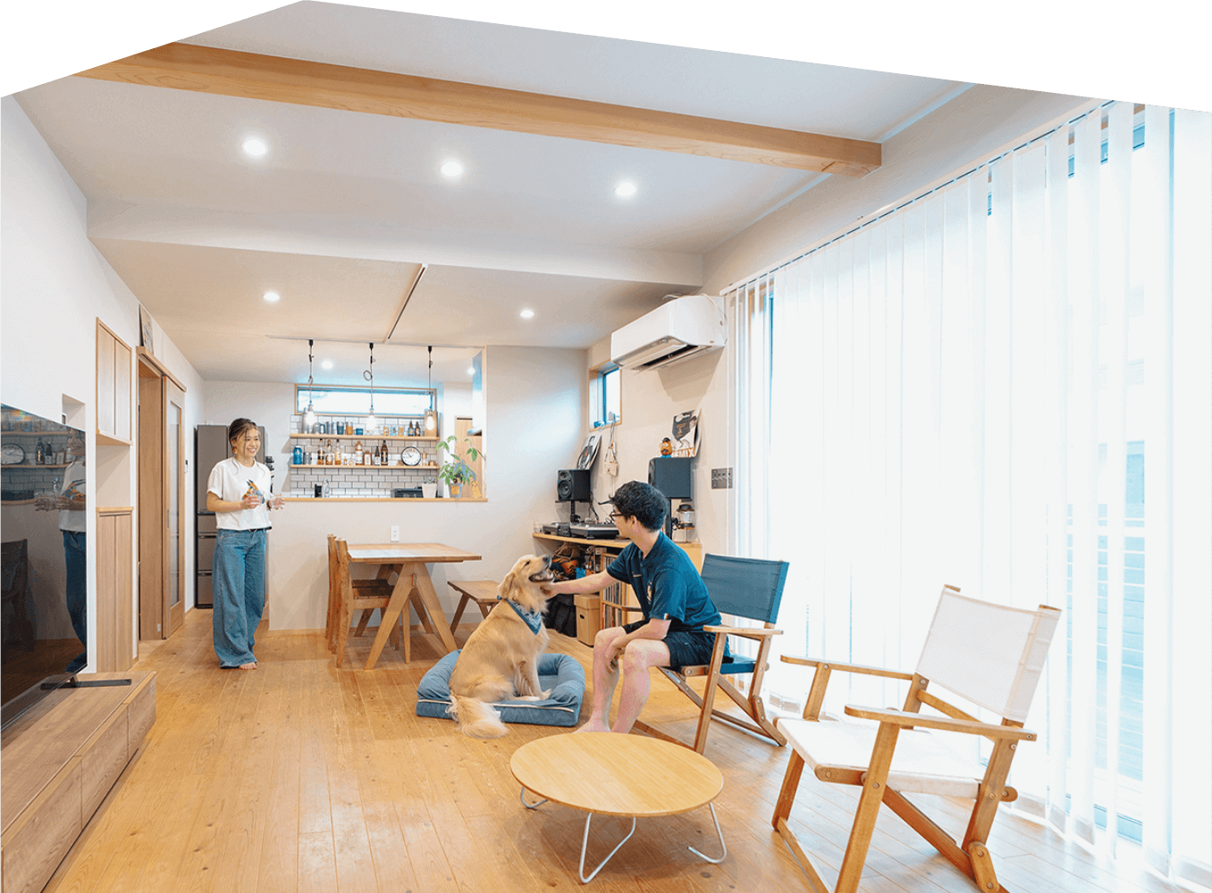 フジモクの注文住宅で豊かに暮らす家族