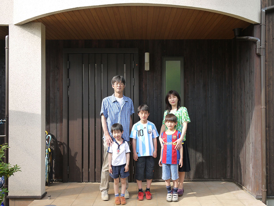 子どもたちが自由に動き回る、笑い声が絶えない楽しい家