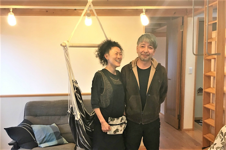 太陽と木のぬくもりに包まれて。ここは、休日を楽しむための家。