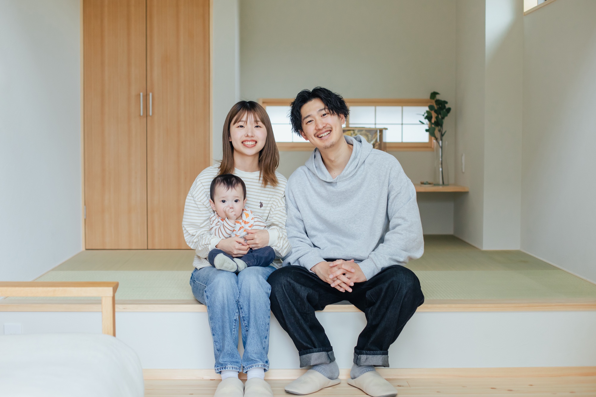 木の温もりに包まれた優しい光を感じる住まい