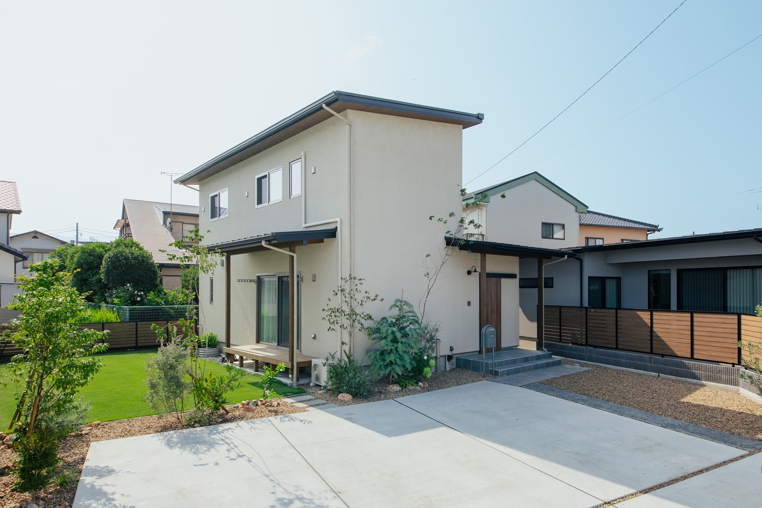 木のぬくもりを感じる大人モダンな住まい