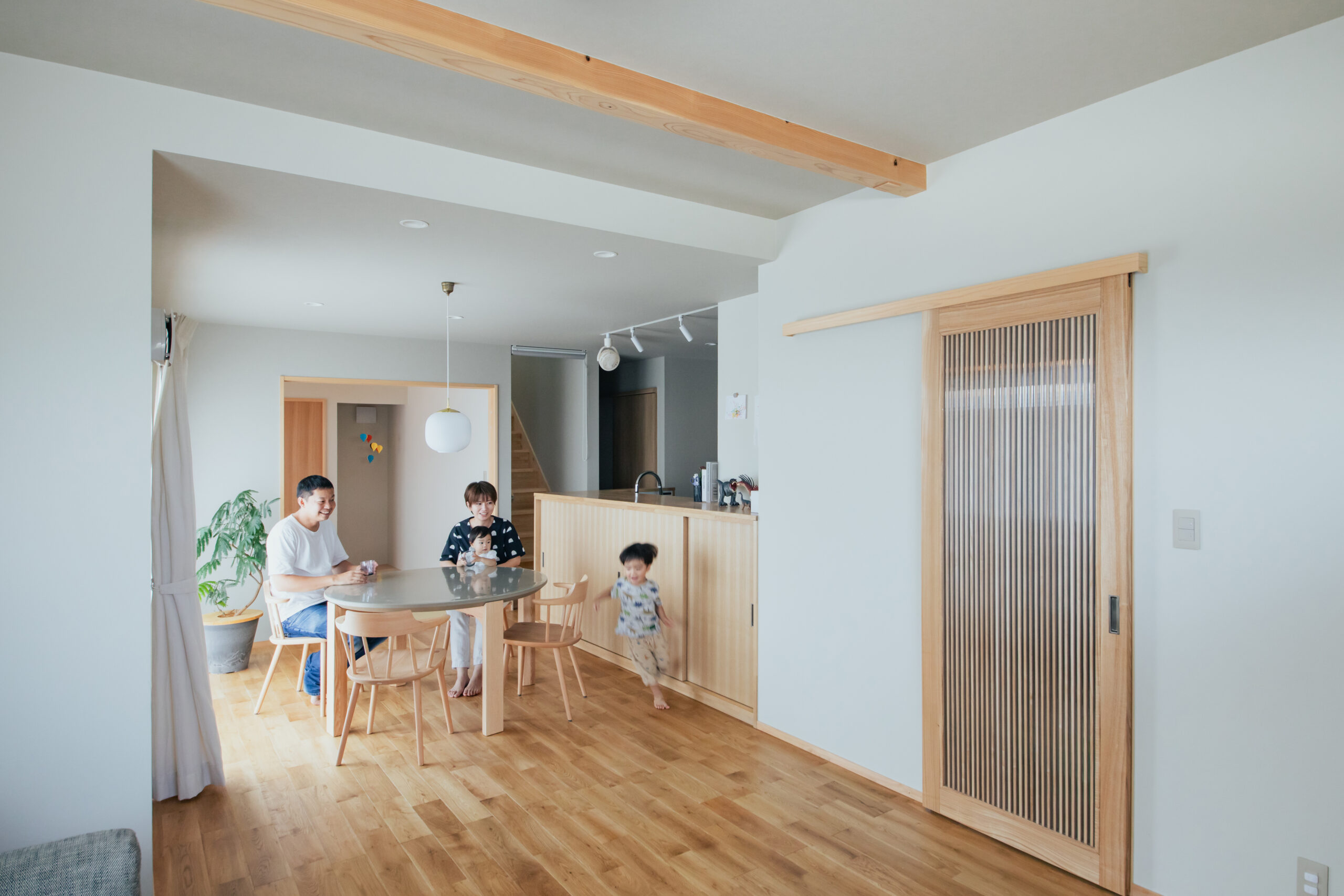 つながりを大事に、自然素材を楽しむ暮らし