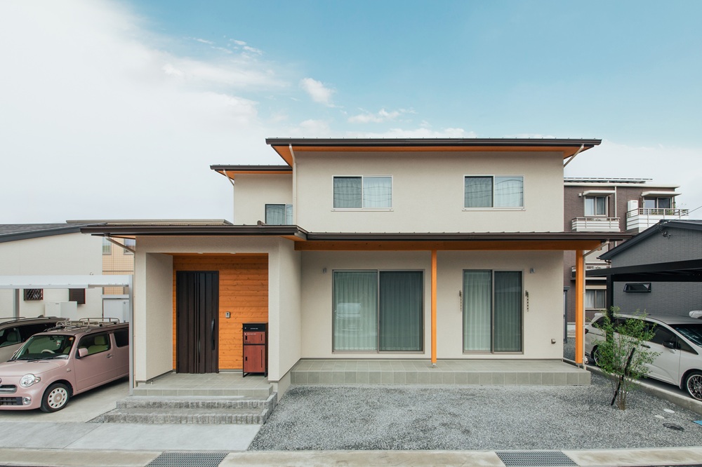 富士ヒノキと優しい光が日々を包む住まい