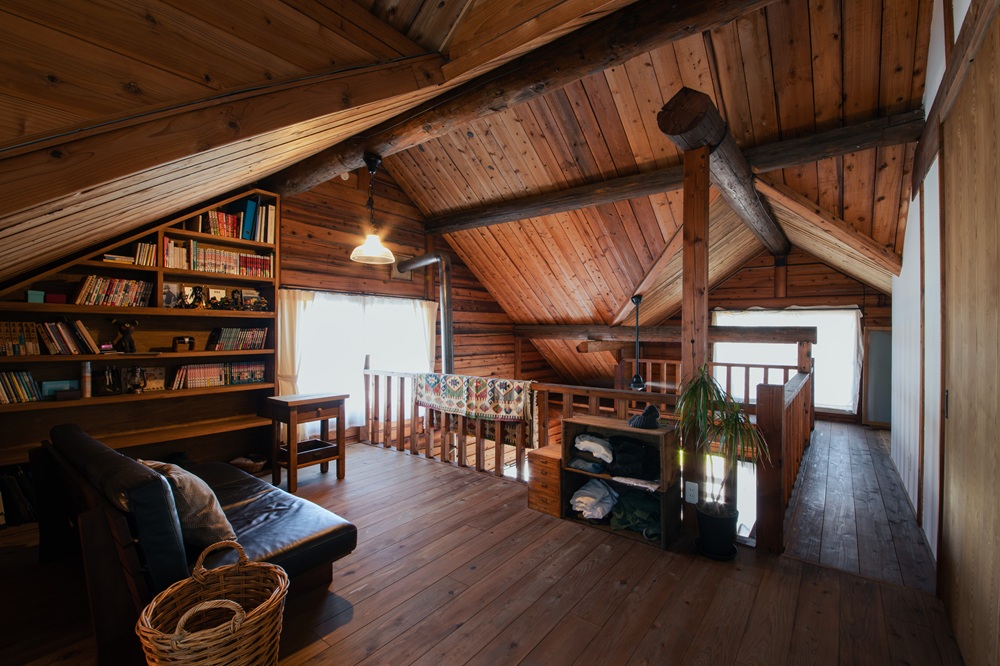 絵本に出てきそうなぬくもりある空間に一新した2階フロア