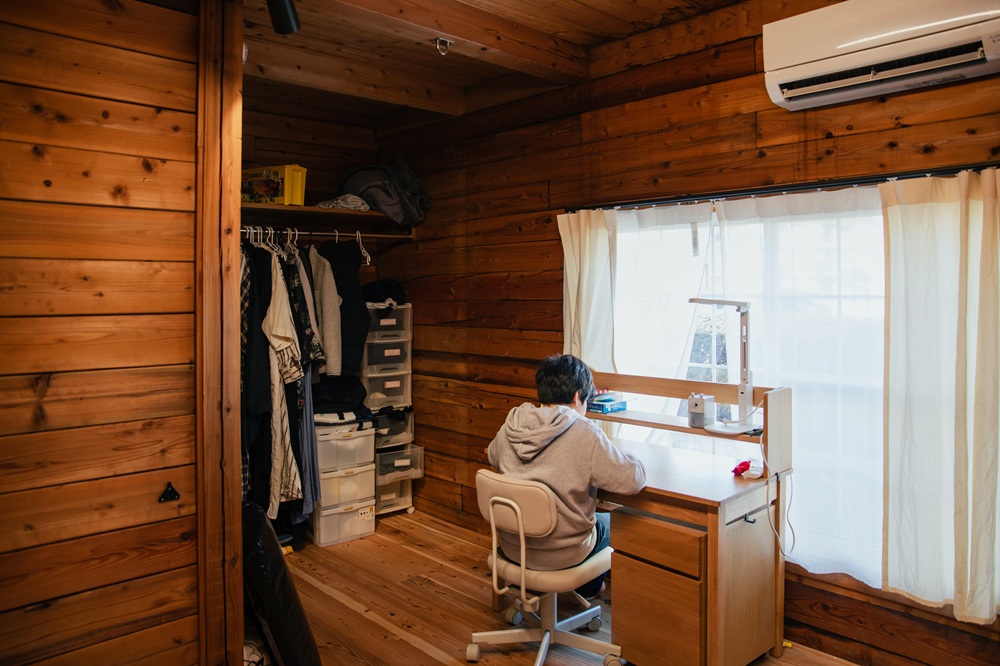 和室が板張りの子供部屋に変身