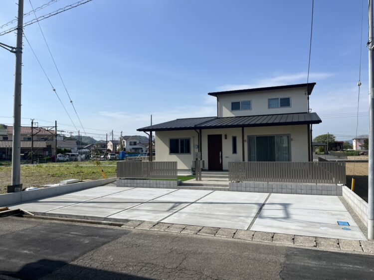 【施工事例】暮らしやすさを実現した2世帯住宅の外構